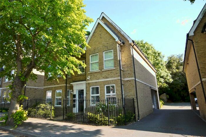 1 Bedroom Apartment To Rent In Lions Row, Avenue Road, Brentwood, Essex, CM14