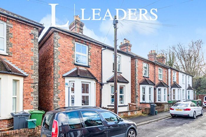 2 Bedroom House To Rent In Acacia Road, Guildford, GU1