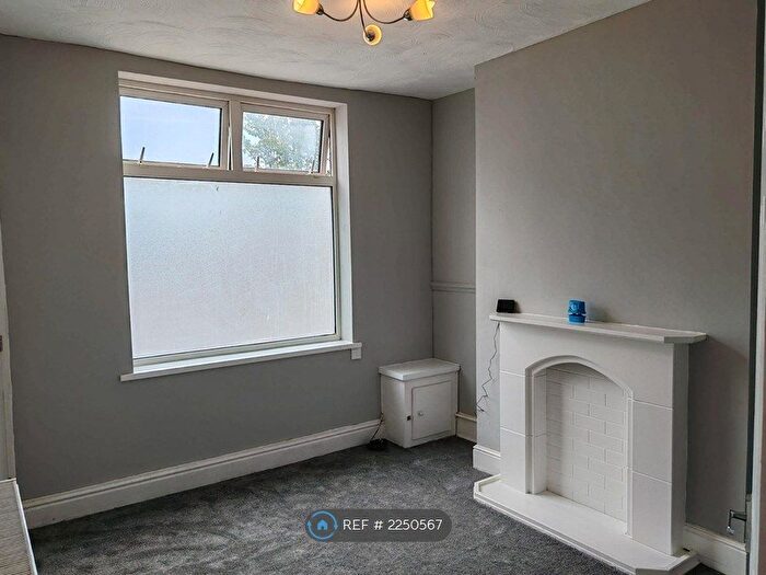 3 Bedroom Terraced House To Rent In North Road, Chesterfield, S43