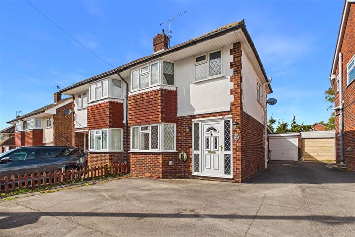 3 Bedroom House For Sale In Sheppard Road, Basingstoke, RG21