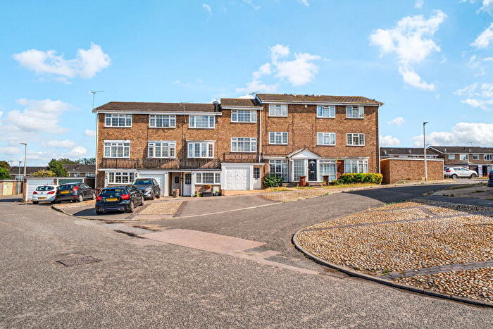 3 Bedroom Terraced House For Sale In Chain Free Townhouse - Walking Distance To Schools & Town, ME8