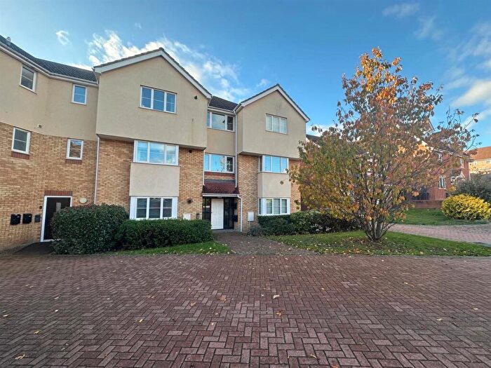 2 Bedroom Apartment For Sale In Treeview, Stowmarket, IP14