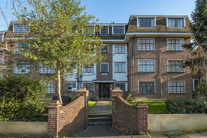 1 Bedroom Flat To Rent In Pages Hill, N10