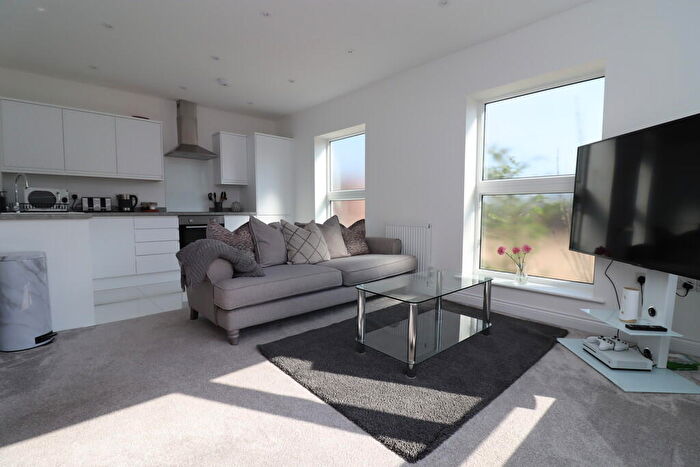 2 Bedroom Apartment To Rent In Botley Road, Park Gate, SO31