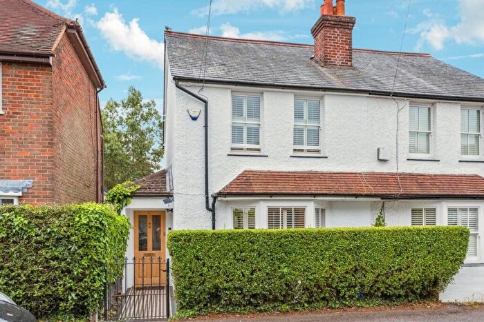 3 Bedroom Semi-Detached House For Sale In Orchard Grove, Chalfont St Peter, SL9