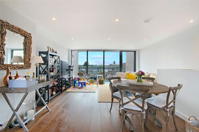 3 Bedroom Maisonette To Rent In Hawthorne Crescent, London, SE10