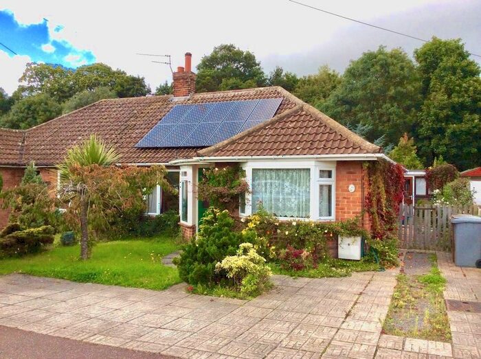 3 Bedroom Semi-Detached Bungalow To Rent In Booty Road, Norwich, NR7