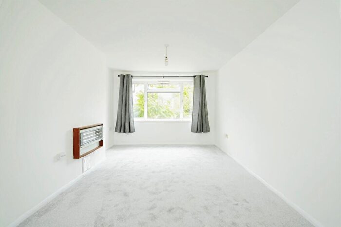 1 Bedroom Flat For Sale In Saye & Sele Close, Grendon Underwood, Aylesbury, HP18