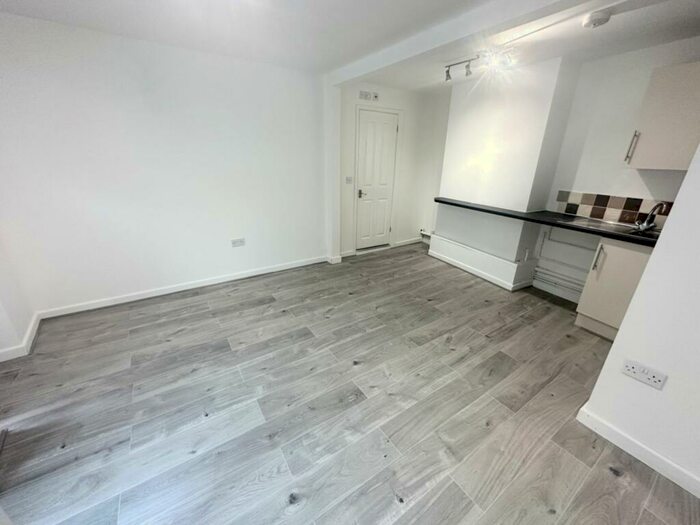 1 Bedroom Flat To Rent In Canterbury Road, Folkestone, CT19