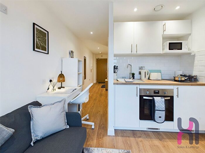 1 Bedroom Flat To Rent In Cheltenham Place, Frederick Road, Salford, M6