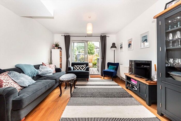 2 Bedroom Terraced House For Sale In Swaffield Road, Earlsfield, SW18