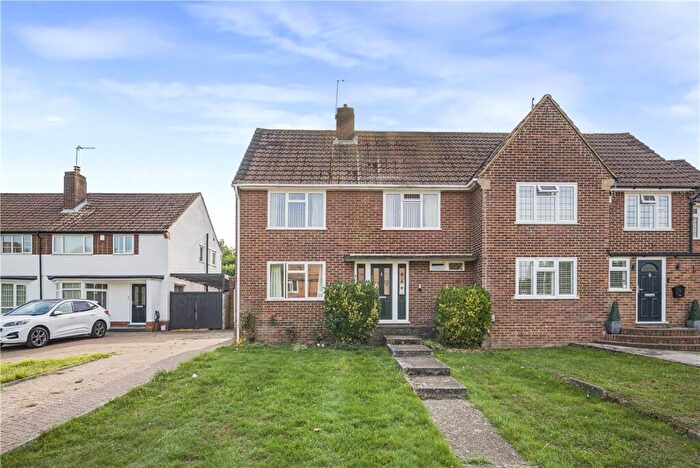 3 Bedroom Semi-Detached House For Sale In Lapworth Close, Orpington, Kent, BR6