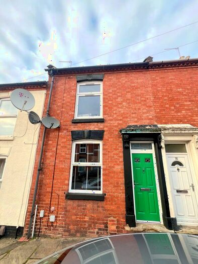 2 Bedroom Property To Rent In Brook Street, Northampton, NN1