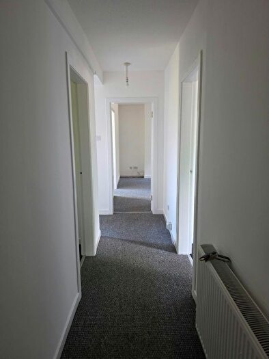 2 Bedroom Flat To Rent In Dalriada Crescent, Motherwell, ML1