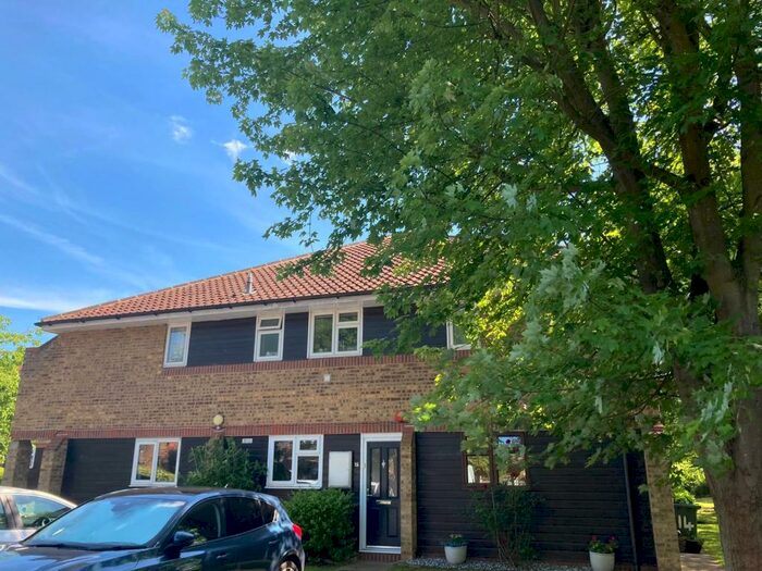 1 Bedroom Ground Flat To Rent In Laindon West, Basildon, SS15