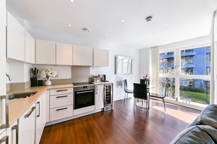 1 Bedroom Flat To Rent In Queensland Road, Islington, London, N7