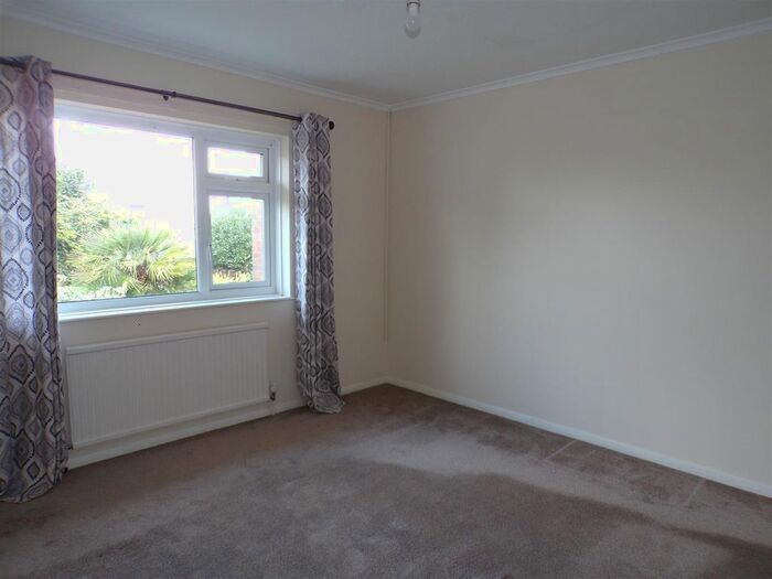 2 Bedroom Terraced Bungalow To Rent In Little Moor Close, West Yelland, Barnstaple, EX31