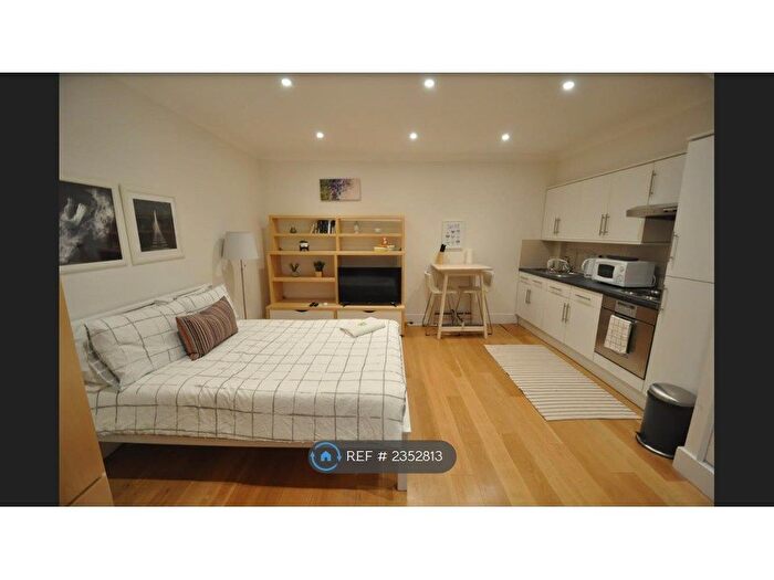 Studio To Rent In Danbury Street, London, N1