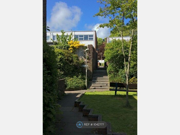 2 Bedroom Semi-Detached House To Rent In Bishops Drive, Lewes, BN7