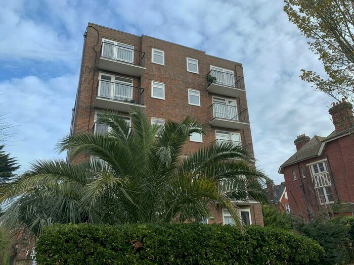 2 Bedroom Flat To Rent In Granville Road, Eastbourne, BN20
