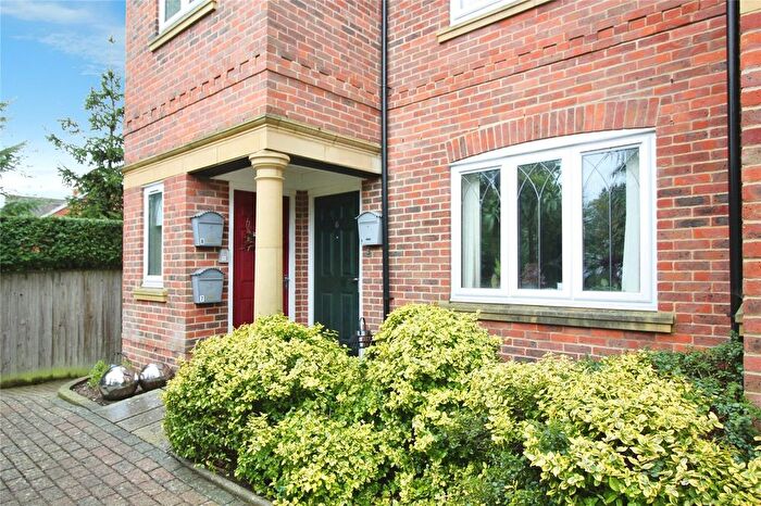 2 Bedroom Maisonette To Rent In Oakcot Gardens, Shireshead Close, Reading, Berkshire, RG30