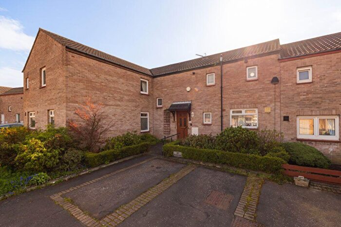 3 Bedroom Terraced House For Sale In The Pottery, Edinburgh, EH15