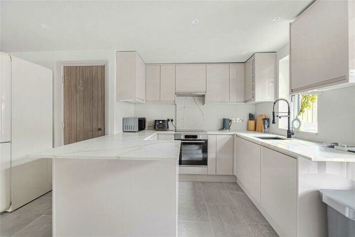 4 Bedroom House To Rent In Friars Mead, London, E14
