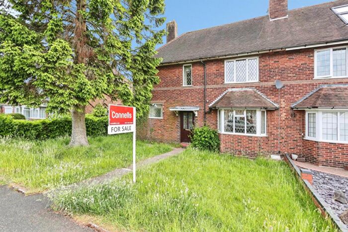 4 Bedroom Semi-Detached House For Sale In The Close, Hunnington, Halesowen, B62