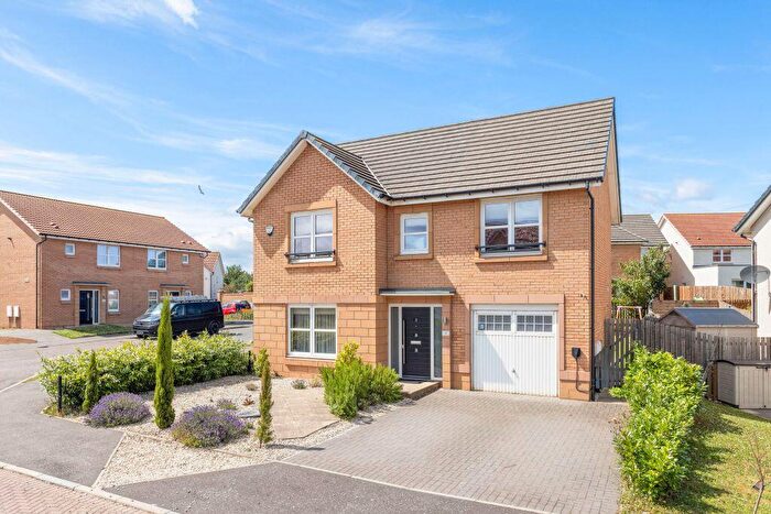 4 Bedroom Detached House For Sale In Grassie Avenue, Newcraighall, EH21