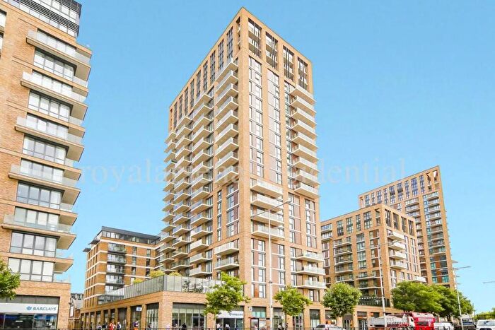 2 Bedroom Apartment For Sale In Plumstead Road, London, SE18