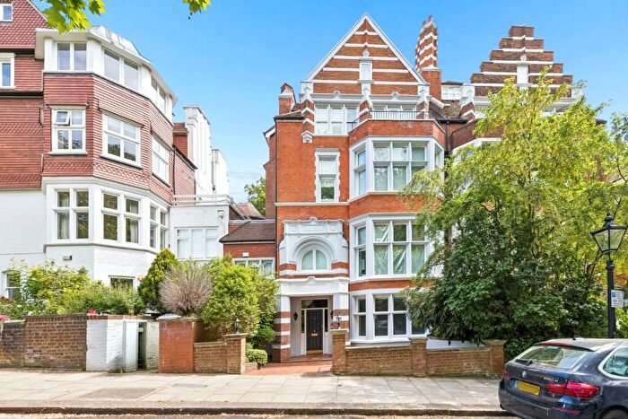 3 Bedroom Apartment For Sale In Frognal Gardens, London, NW3