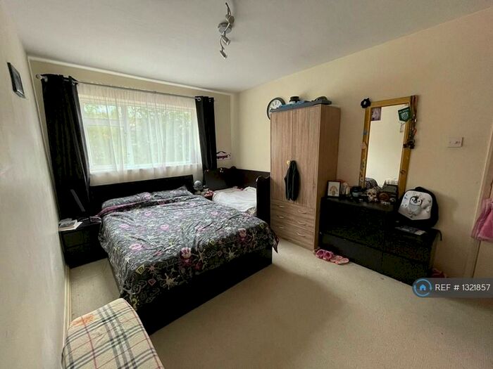 1 Bedroom Flat To Rent In Elgin Road, Croydon, CR0