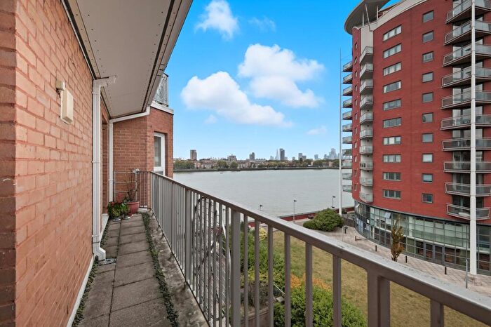 2 Bedroom Flat For Sale In Mercury Court, Canary Wharf, E14
