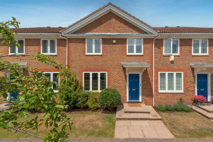 4 Bedroom Terraced House To Rent In Hungerford Square, Weybridge, KT13