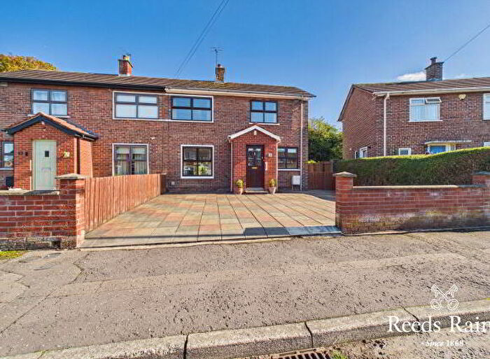 2 Bedroom Semi-Detached House To Rent In Cloghan Park, Belfast, BT5