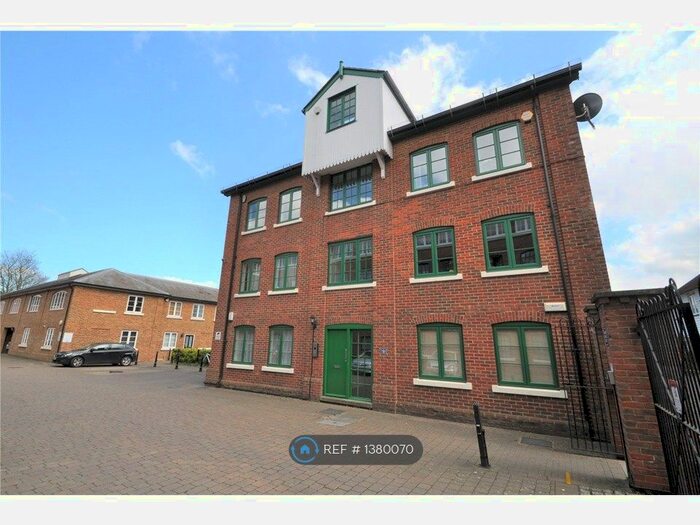 2 Bedroom Flat To Rent In The Spires, Canterbury, CT2