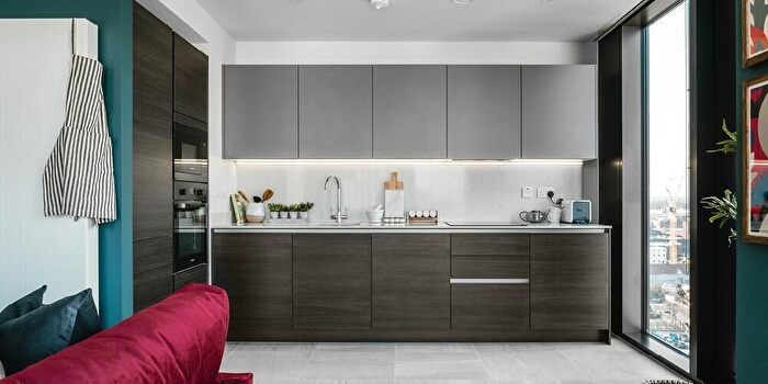 2 Bedroom Apartment To Rent In Broad Street, Birmingham, B15