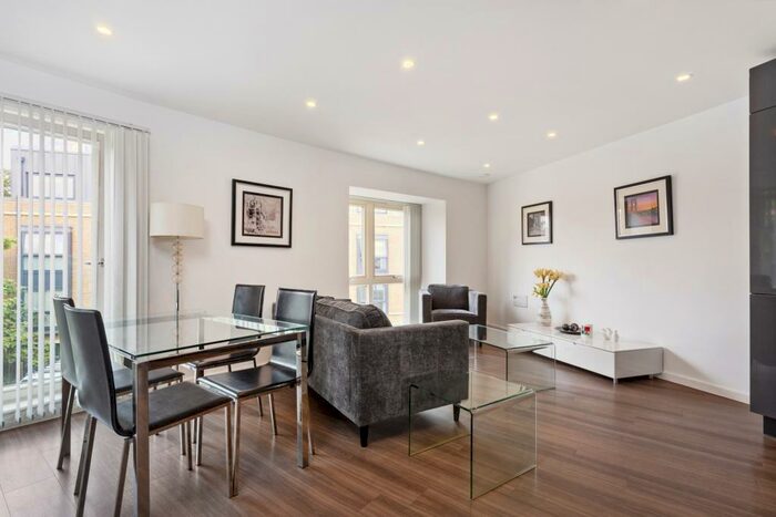 2 Bedroom Flat To Rent In Loxford Gardens, N5