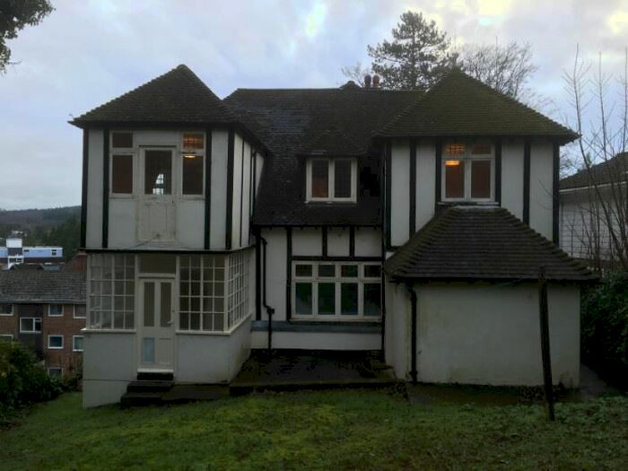 2 Bedroom Flat To Rent In Guildown Road, Guildford, GU2