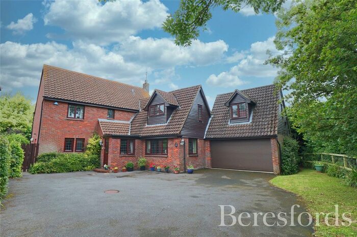 5 Bedroom Detached House For Sale In Lordswood View, Leaden Roding, CM6