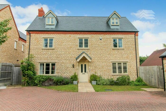 5 Bedroom Detached House To Rent In Hayes Road, Deanshanger, MK19