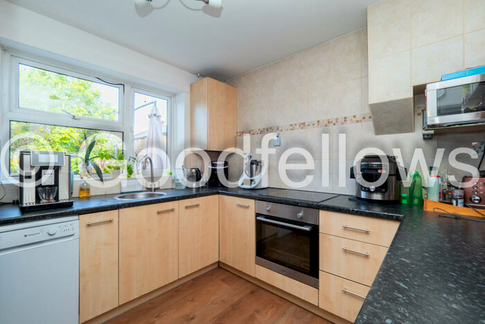 3 Bedroom House To Rent In St. Agathas Grove, Carshalton, SM5
