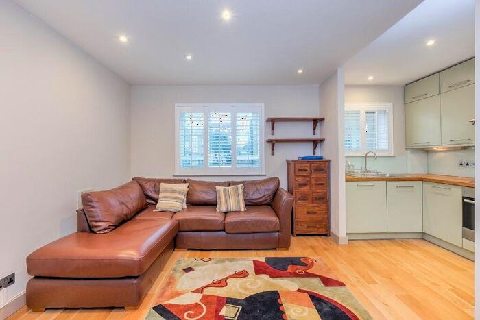 1 Bedroom Flat To Rent In Halton Road, London, N1