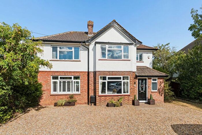 4 Bedroom Detached House For Sale In High Street, Henlow, SG16