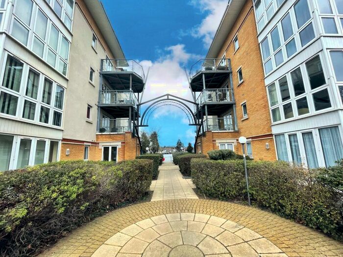 2 Bedroom Flat For Sale In Hawkeswood Road, Southampton, SO18