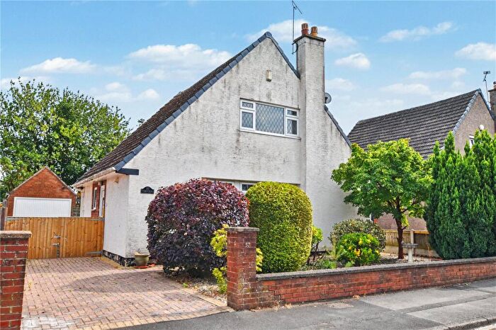 2 Bedroom Detached House For Sale In The Roundway, Morley, Leeds, West Yorkshire, LS27