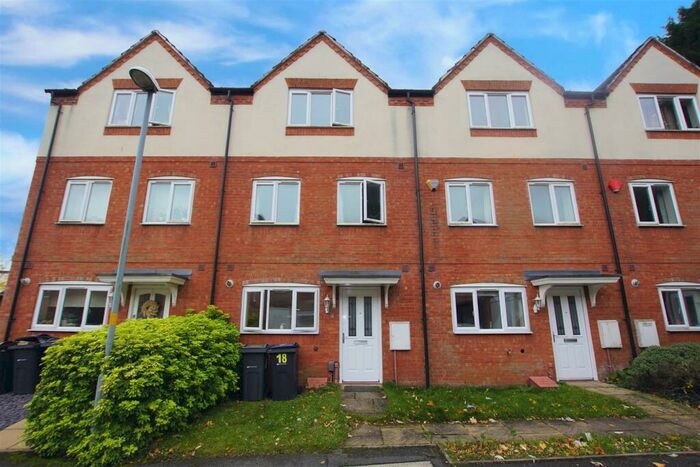 4 Bedroom House To Rent In Ten Acre Mews, Birmingham, B30