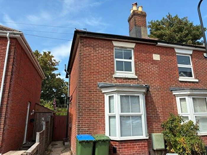 3 Bedroom Property To Rent In Henry Road, Southampton, SO15
