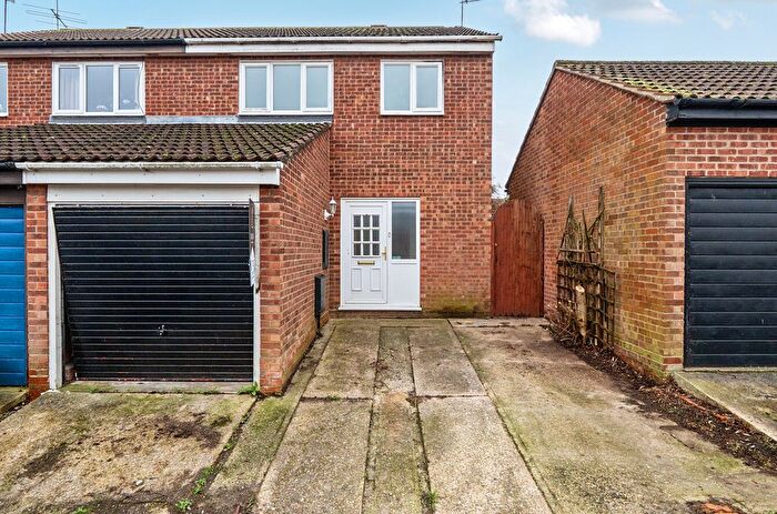 3 Bedroom Semi-Detached House To Rent In Cairns Road, Colchester, CO2