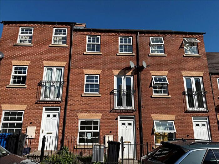 3 Bedroom Town House For Sale In Richmond Gardens, Hardwick Street, Chesterfield, Derbyshire, S41